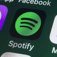 Disfruta de tu música favorita en cualquier momento: aprende cómo escuchar las canciones de Spotify sin conexión a Internet. disfruta-de-tu-musica-favorita-en-cualquier-momento-aprende-como-escuchar-las-canciones-de-spotify-sin-conexion-a-internet